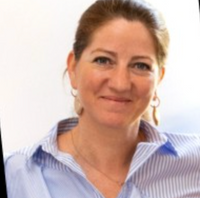 Claudia F.
