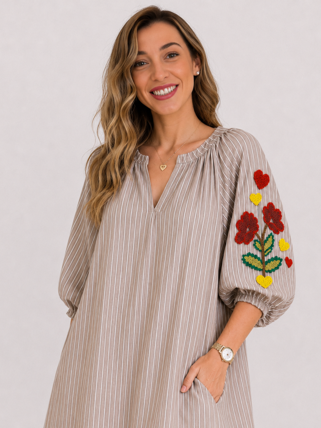 VESTIDO RAYA GLOBO BORDADO