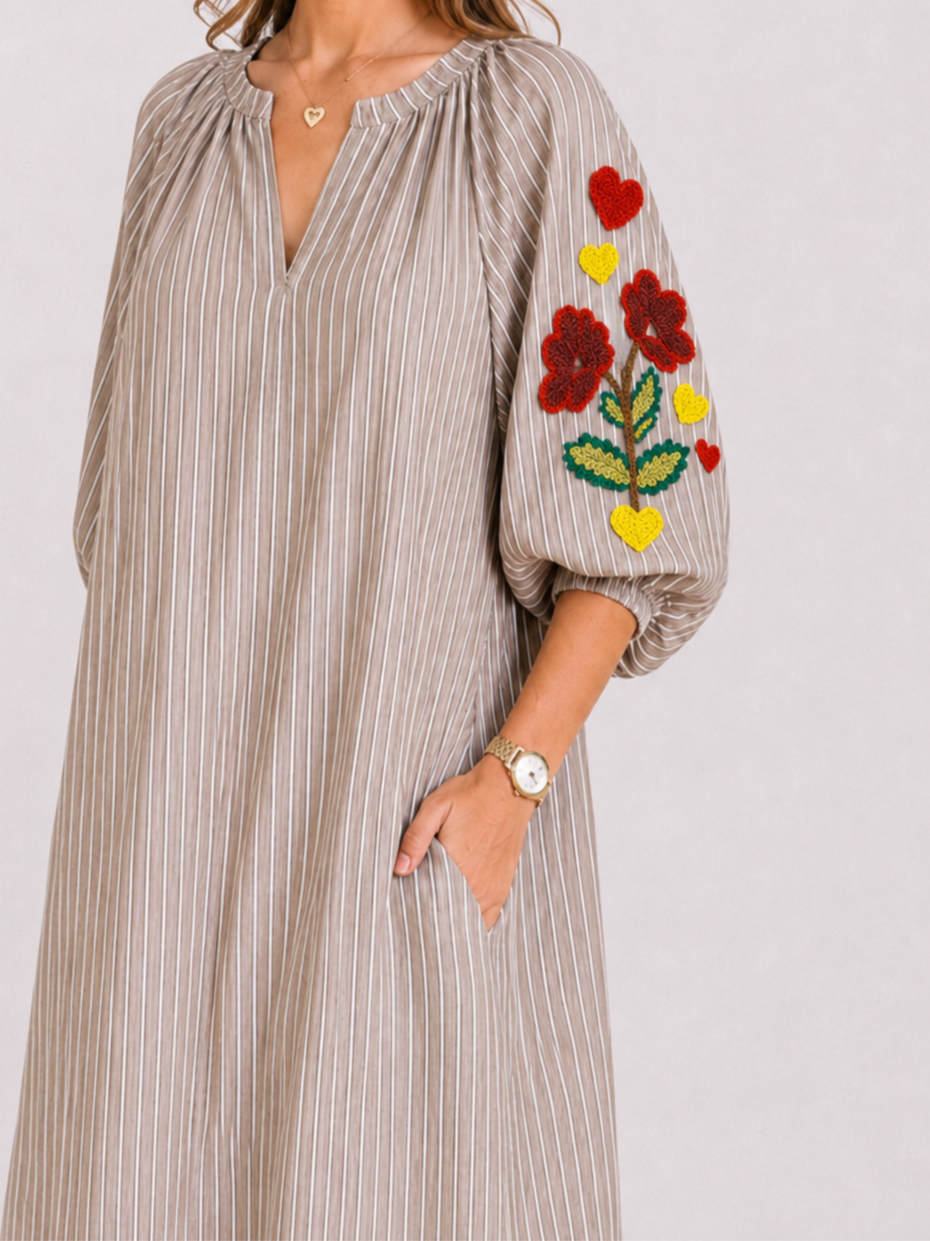 VESTIDO RAYA GLOBO BORDADO
