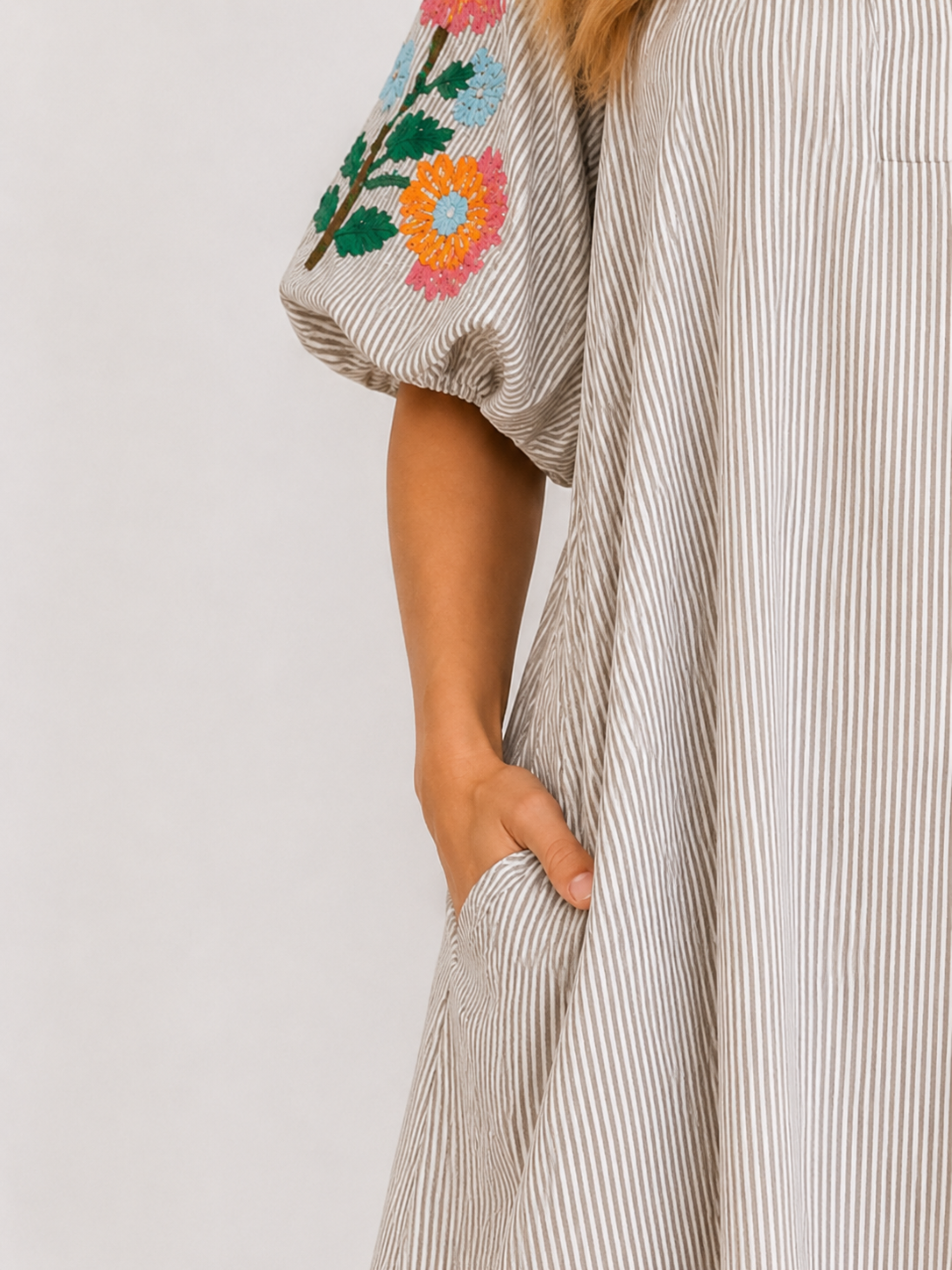 VESTIDO LINIA GLOBO BORDADO