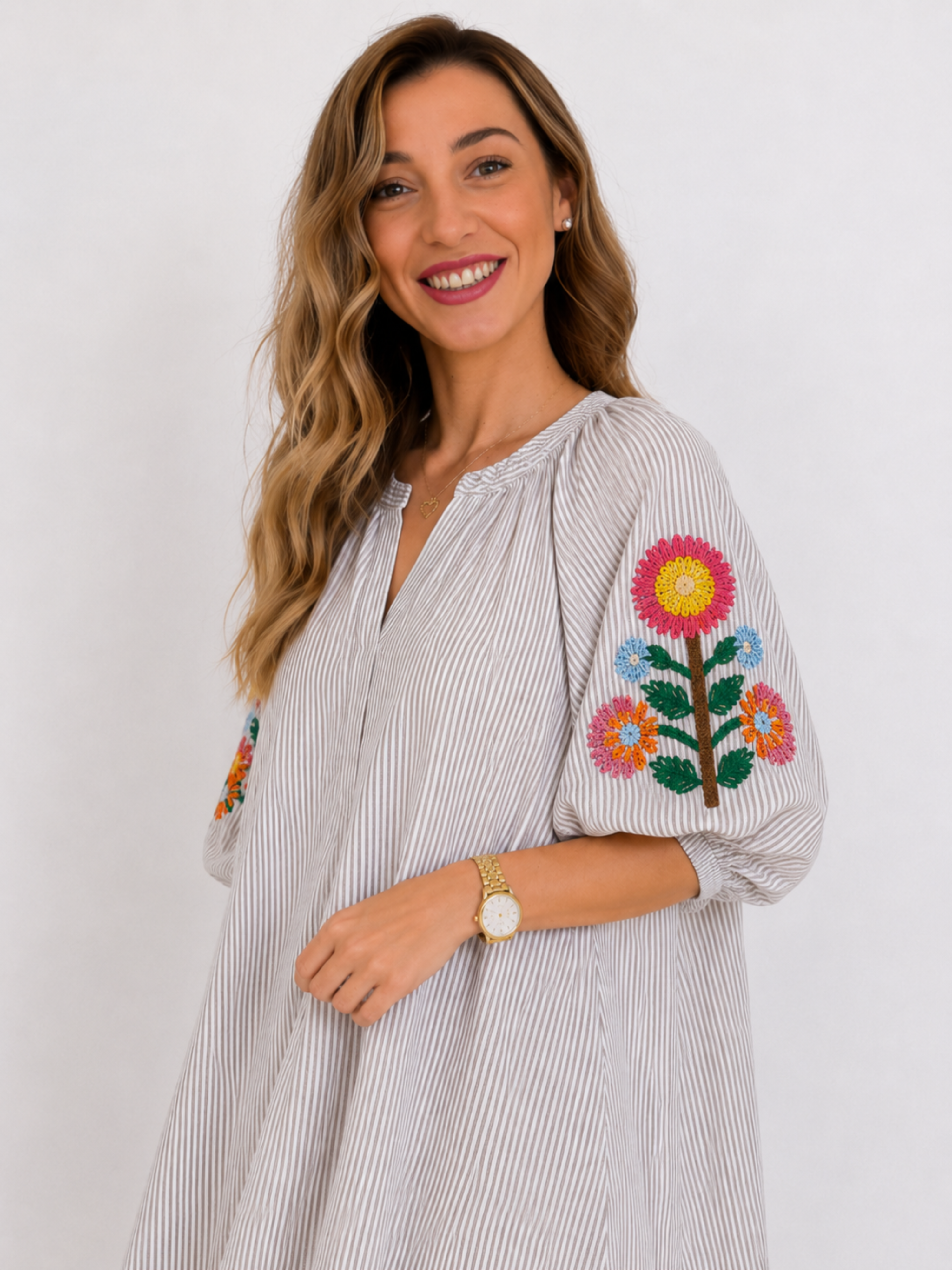 VESTIDO LINIA GLOBO BORDADO