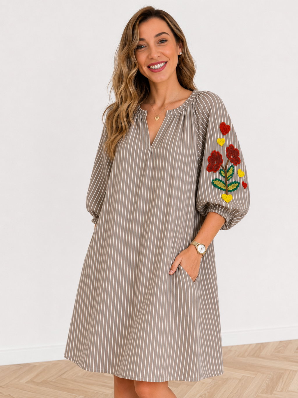 VESTIDO RAYA GLOBO BORDADO
