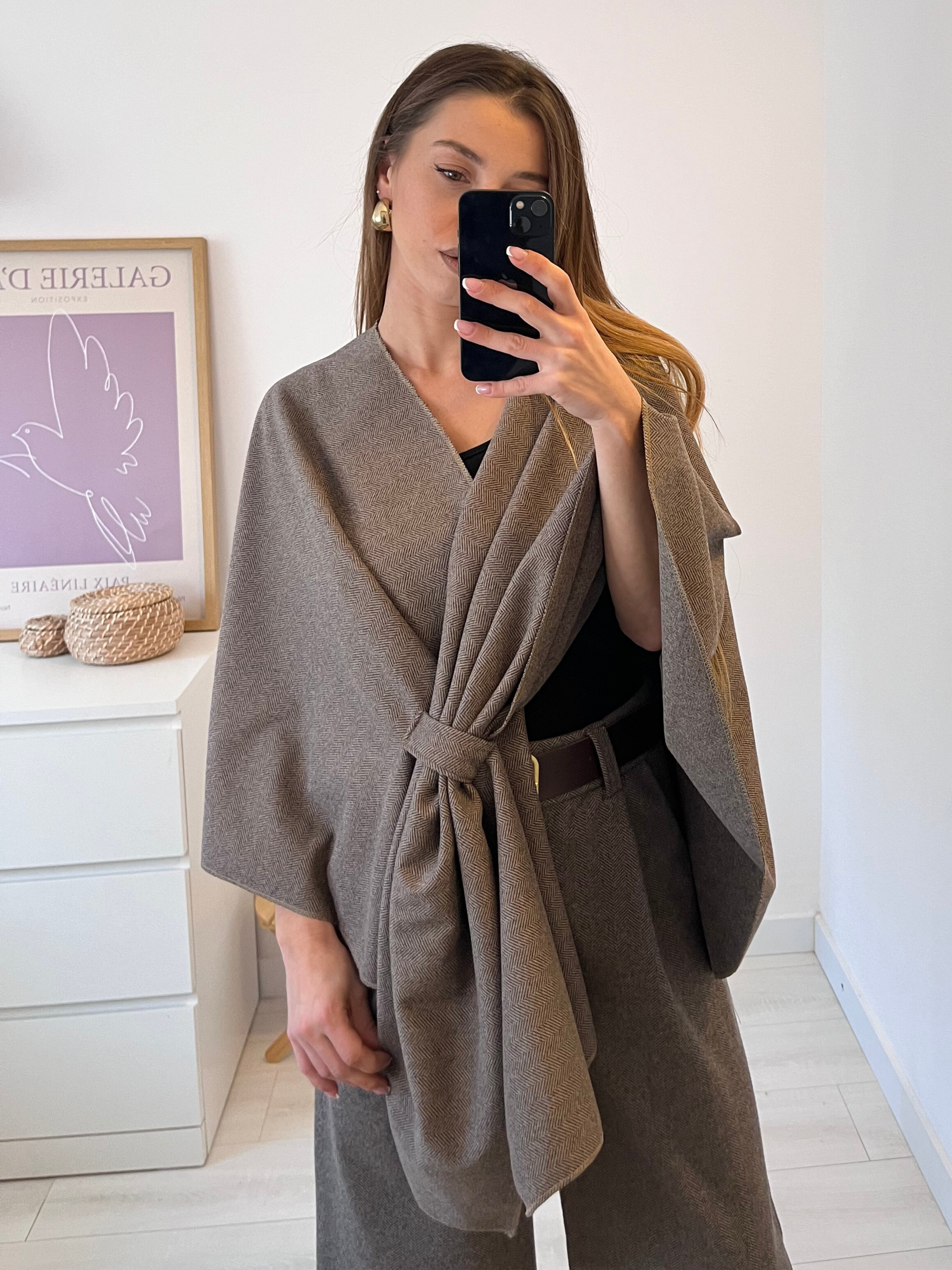 CAPA LEONISA DE PUNTO GRUESO